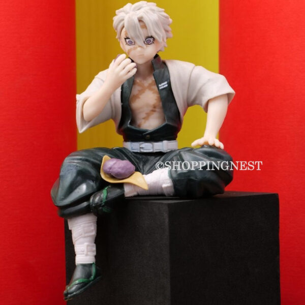 Demon Slayer Sanemi Shinazugawa Perching Eating Sitting Action Figure | 15 CMS |